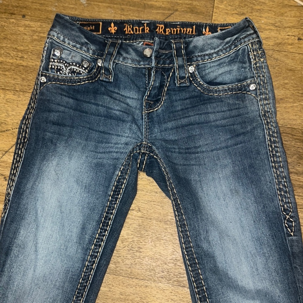 Rock revivals too small and slightly flared from the bottom